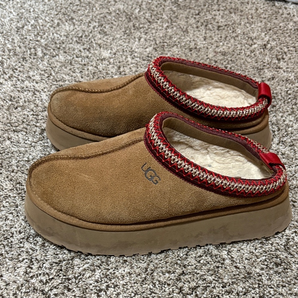 UGG Women’s Tasman Chestnut Slip-On Suede Clog - Chestnut with Red Trim - Picture 4 of 5